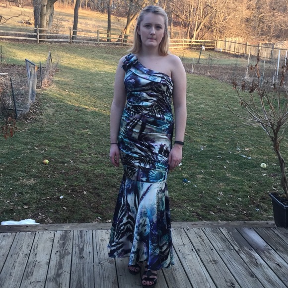 Betsy & Adam Dresses & Skirts - Betsy and Adam formal dress size 8. Fit & flare!